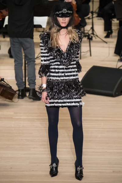 Look 84